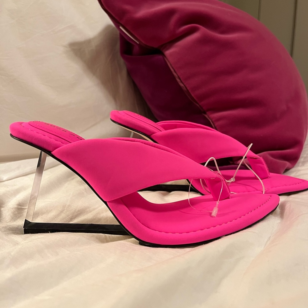 NWT Good American Pink Neoprene Wedge Sandals - Bold & Feminine